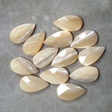 10X18MM FACETED PEAR CABOCHON MOP NATURAL(8PCS/BAG)